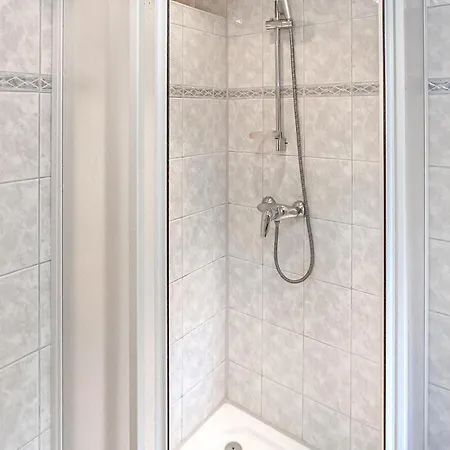 Lägenhet 1 Bedroom In *